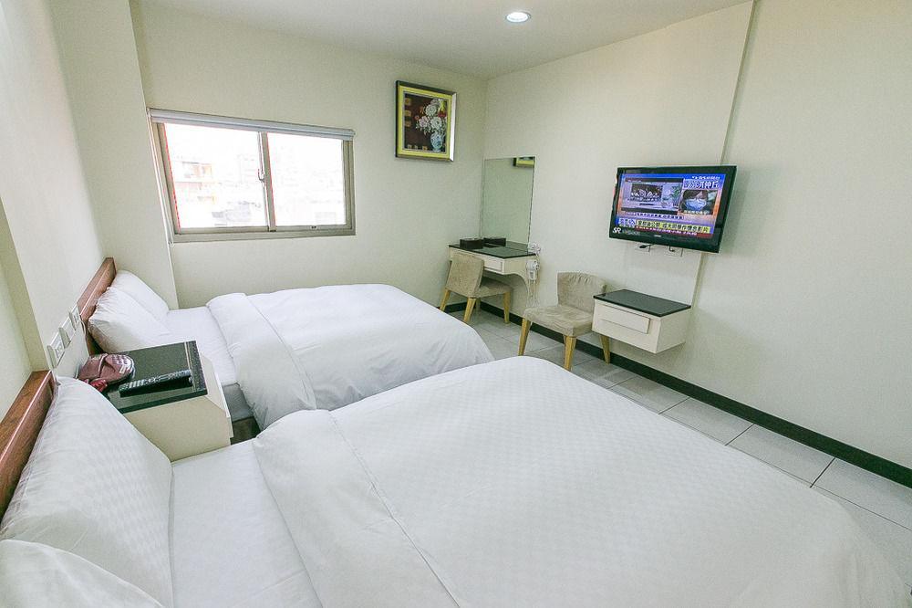 E Moon Hotel Taichung Exterior foto