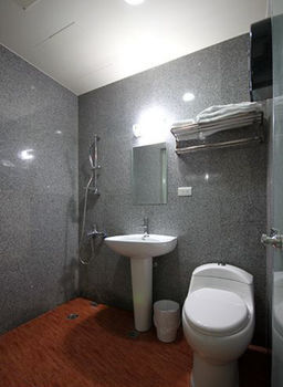 E Moon Hotel Taichung Exterior foto